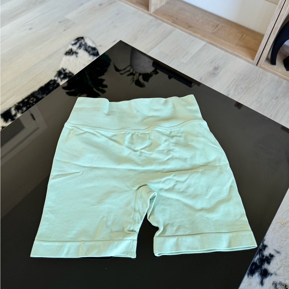 Rapidwear Perform Scrunch Bum Shorts - MINT- Small - Picture 5 of 11